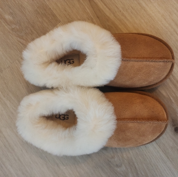 UGG Moraene Slipper - Kids' sizes 11 & 13 - Picture 5 of 5